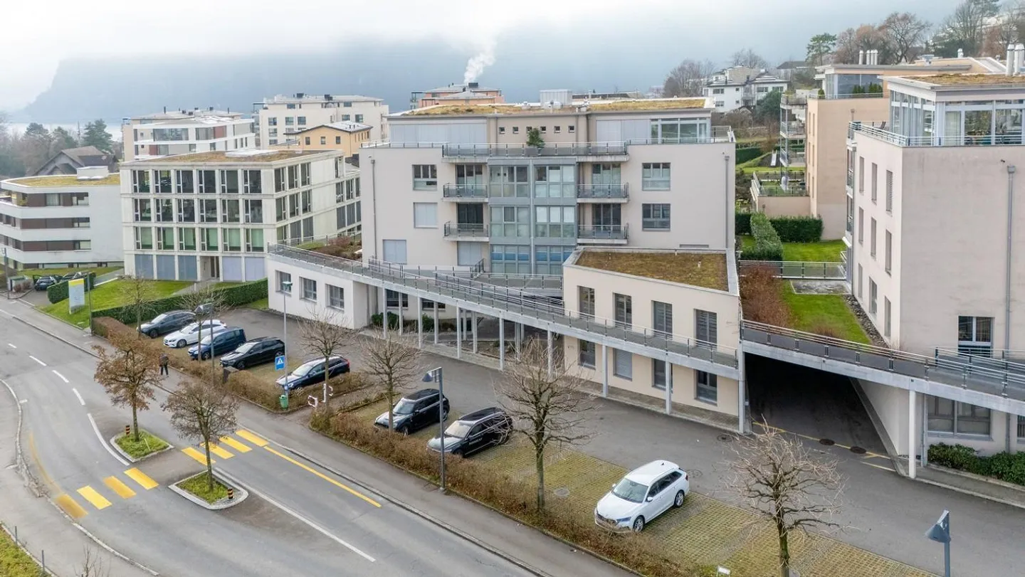Maison résidentielle / Atelier résidentiel à Hergiswil - Photo 2 sur 13