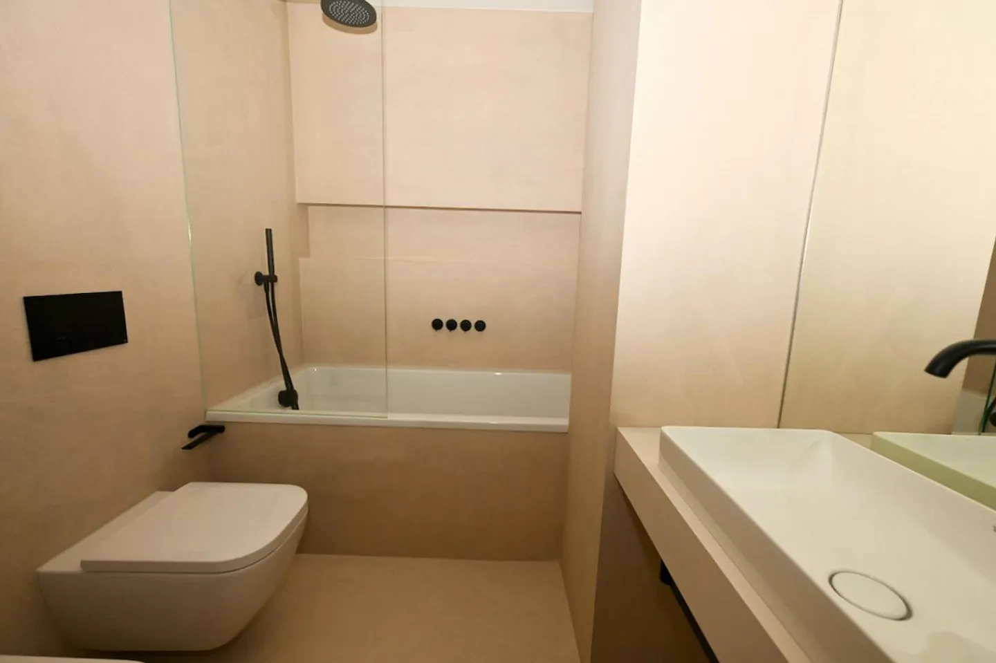 Appartement Duplex Design avec Terrasse Panoramique sur le Toit - Photo 17 sur 24