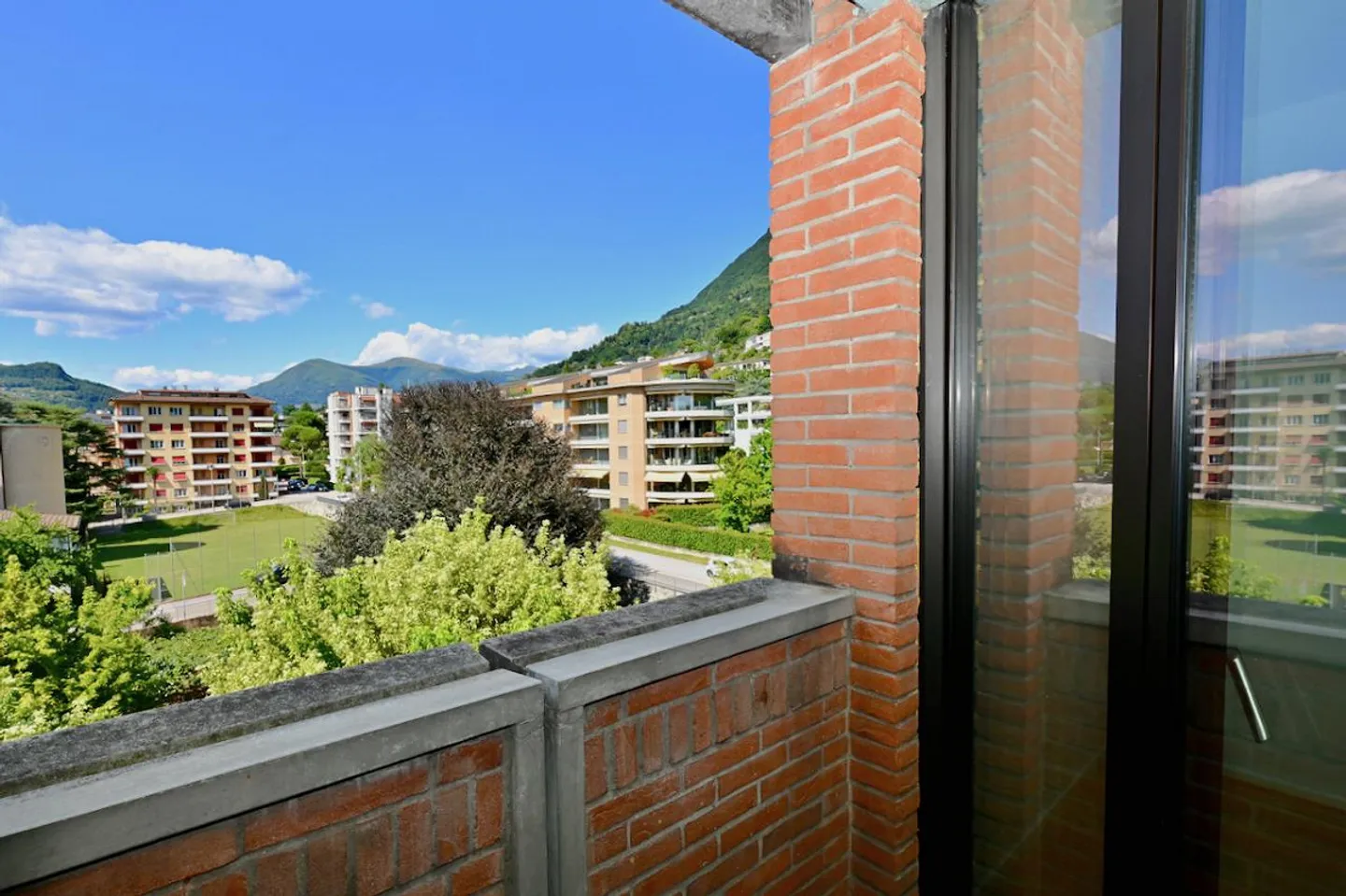 Appartement Duplex Design avec Terrasse Panoramique sur le Toit - Photo 20 sur 24