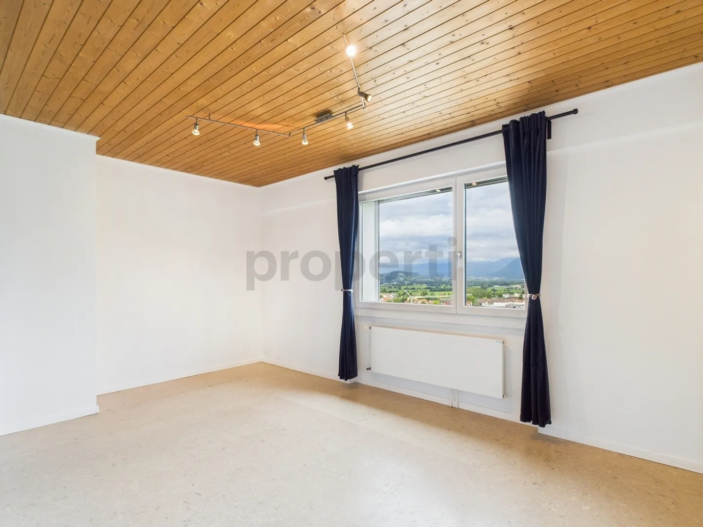 Spacious Single-Family Home with Conservatory and Stunning View in Grabs SG - Photo 8 of 13