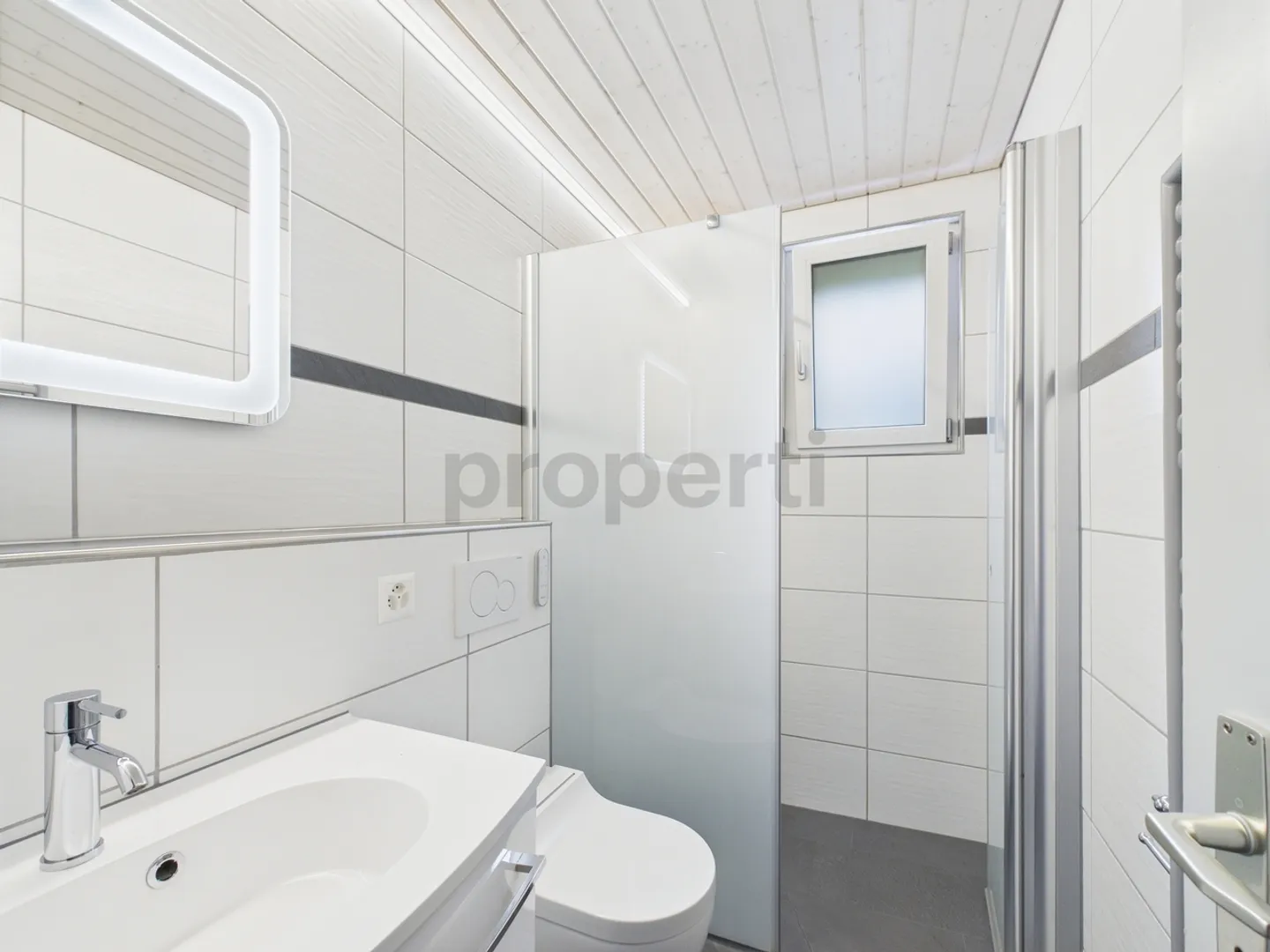 Spacious Single-Family Home with Conservatory and Stunning View in Grabs SG - Photo 10 of 13