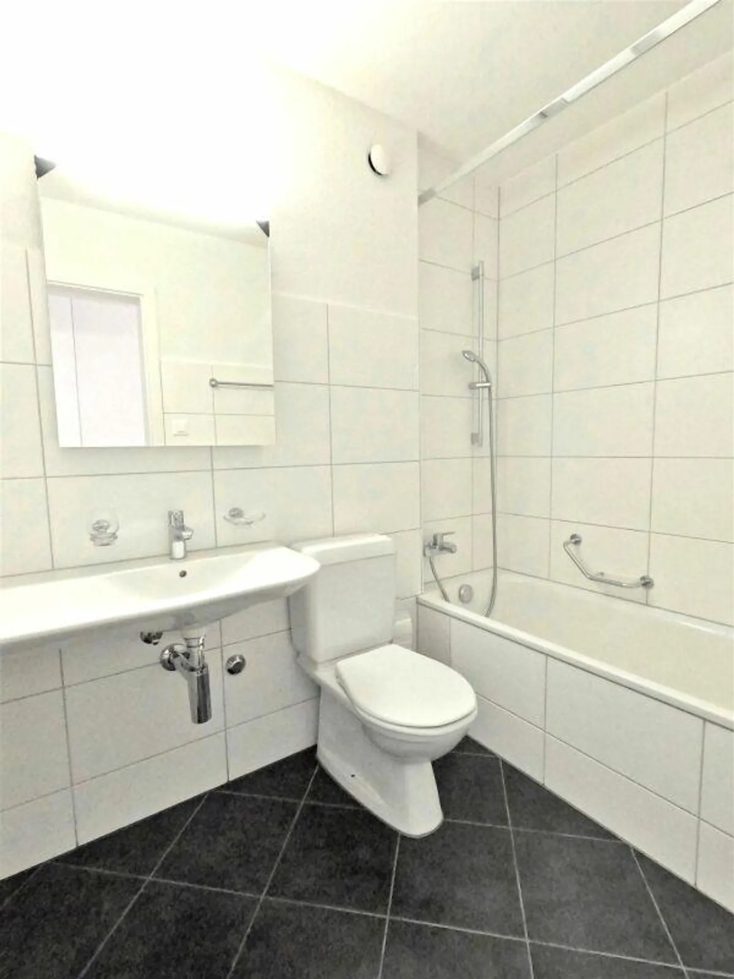 Charmante Wohnung mit Balkon - Foto 7 von 8