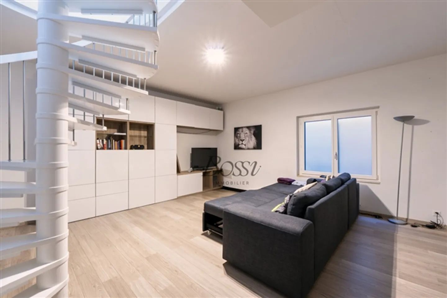 Comfort and Serenity 5-Room Apartment with Private Garden - Photo 10 of 11