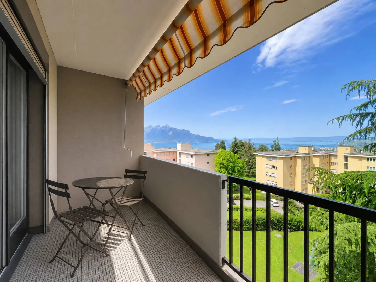 Wohnung im Obergeschoss mit Seeblick - Foto 3 von 8