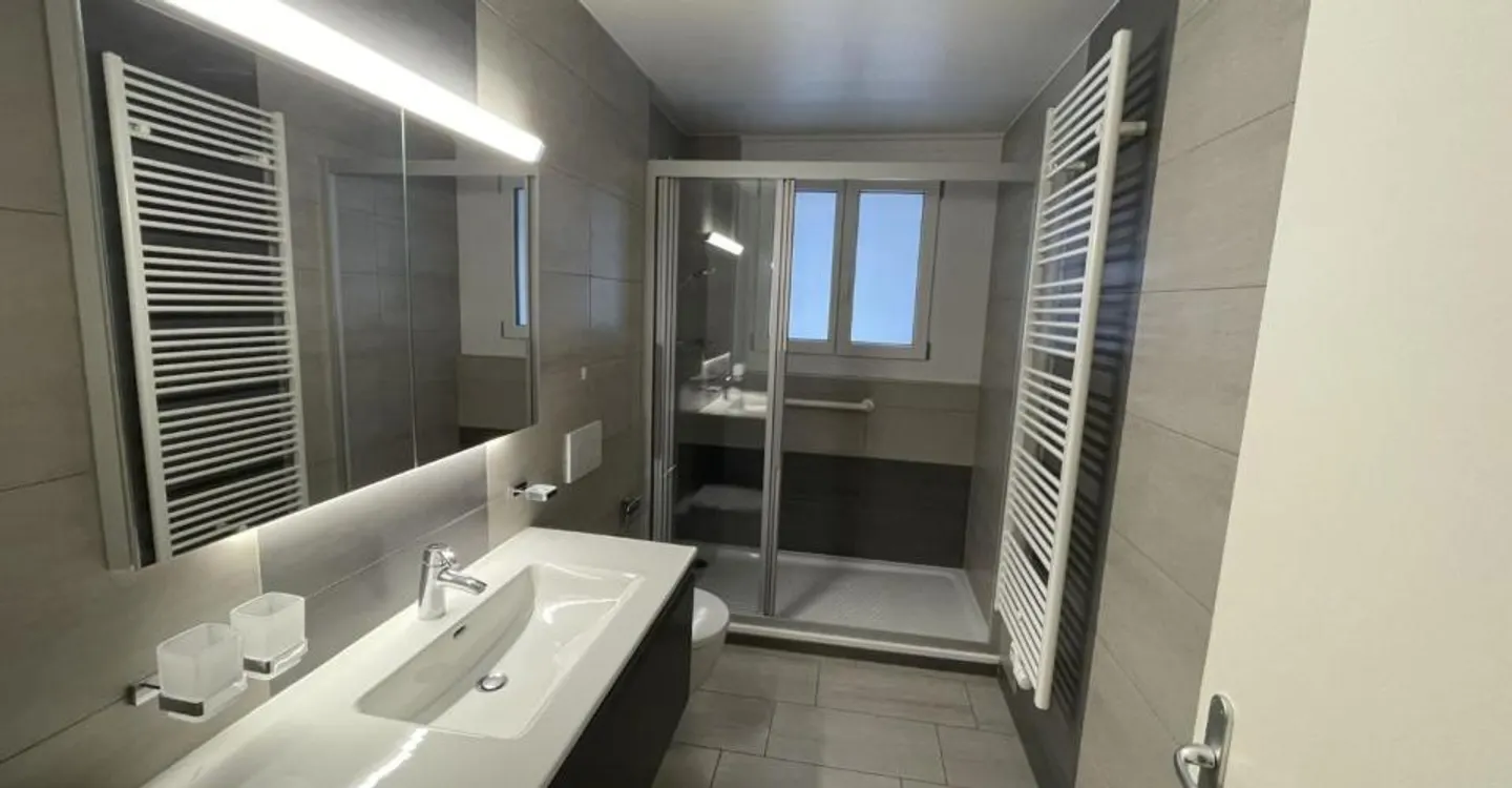 St-Imier, magnifique appartement de 3.5 pièces au 3ème avec ascenseur - Foto 5 di 7