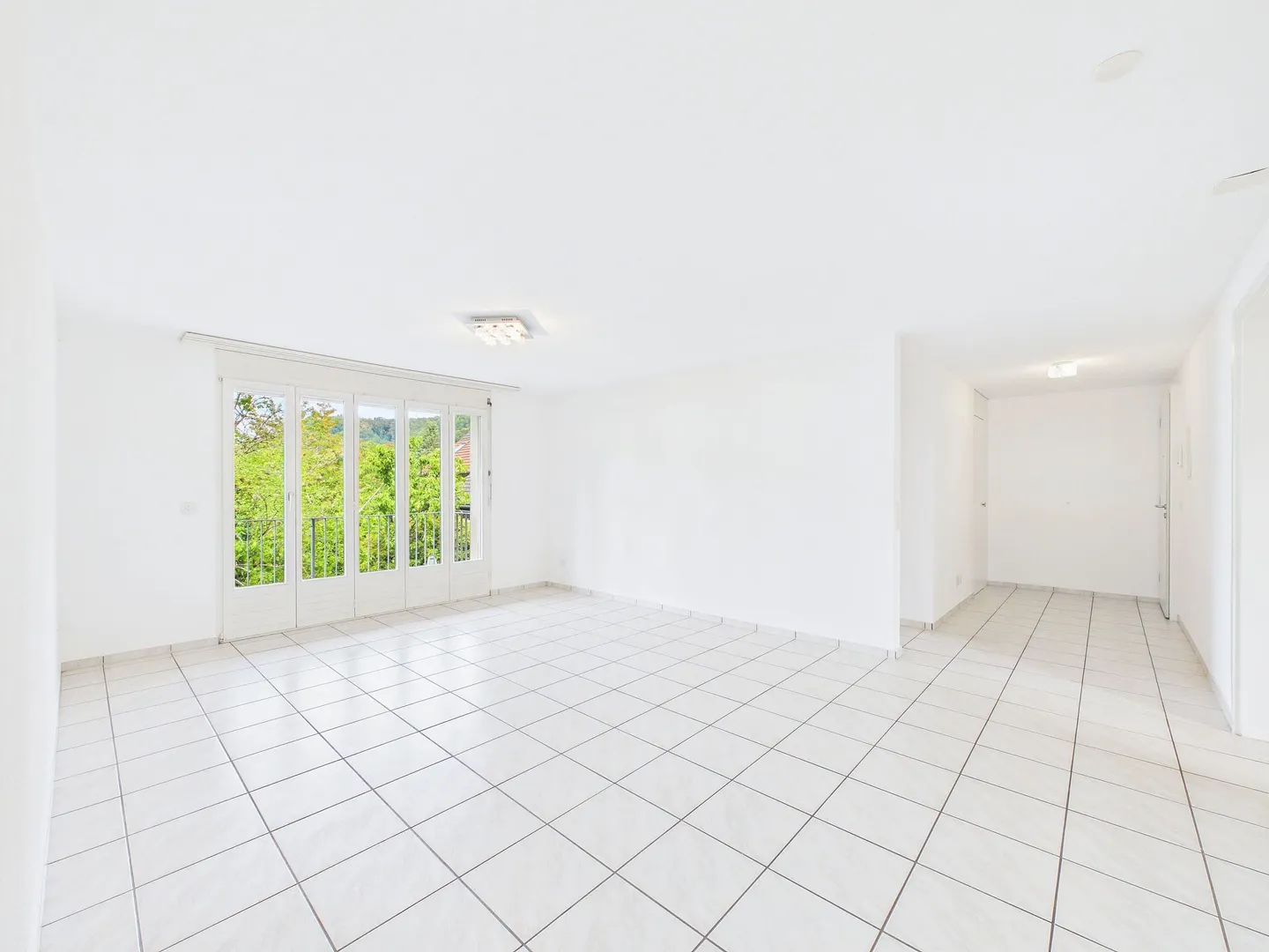 Apartment for rent - Photo 4 of 13