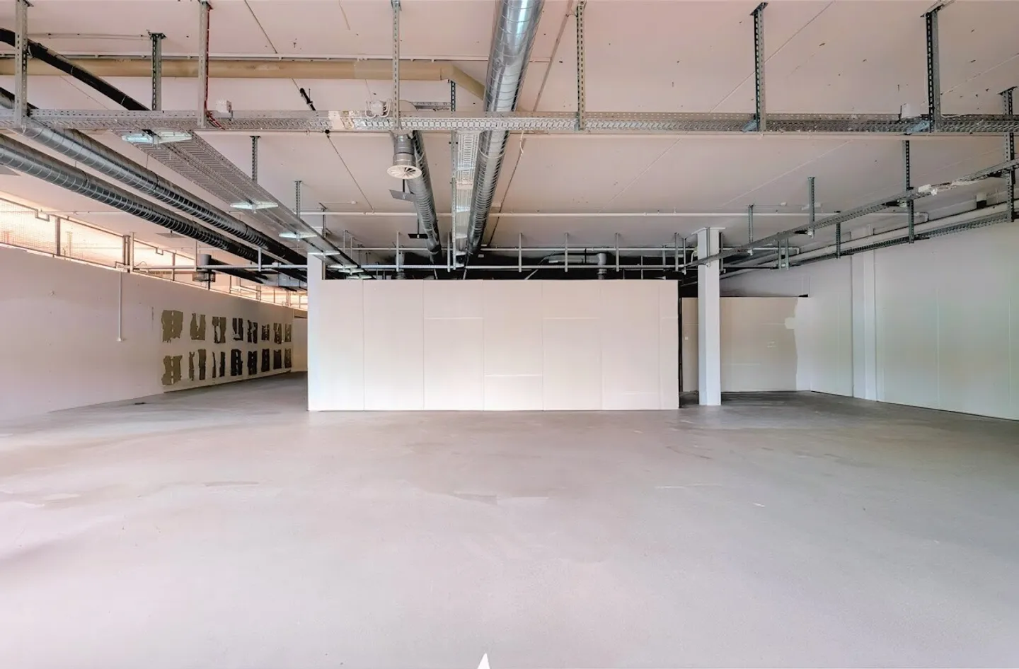 Spazi di vendita/servizio attraenti in affitto nella via dello shopping di Lyssach - Foto 2 di 7