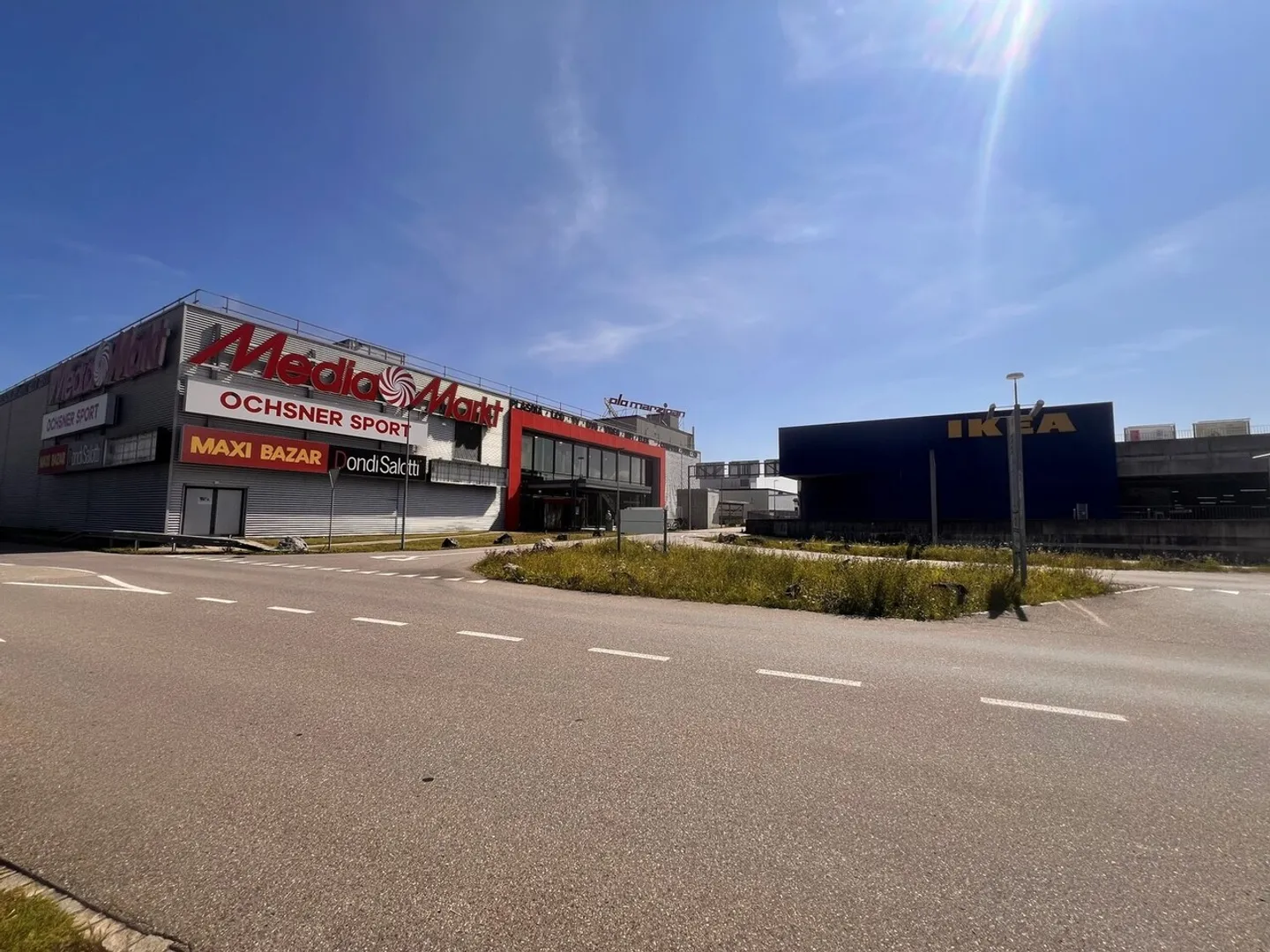 Spazi di vendita/servizio attraenti in affitto nella via dello shopping di Lyssach - Foto 5 di 7