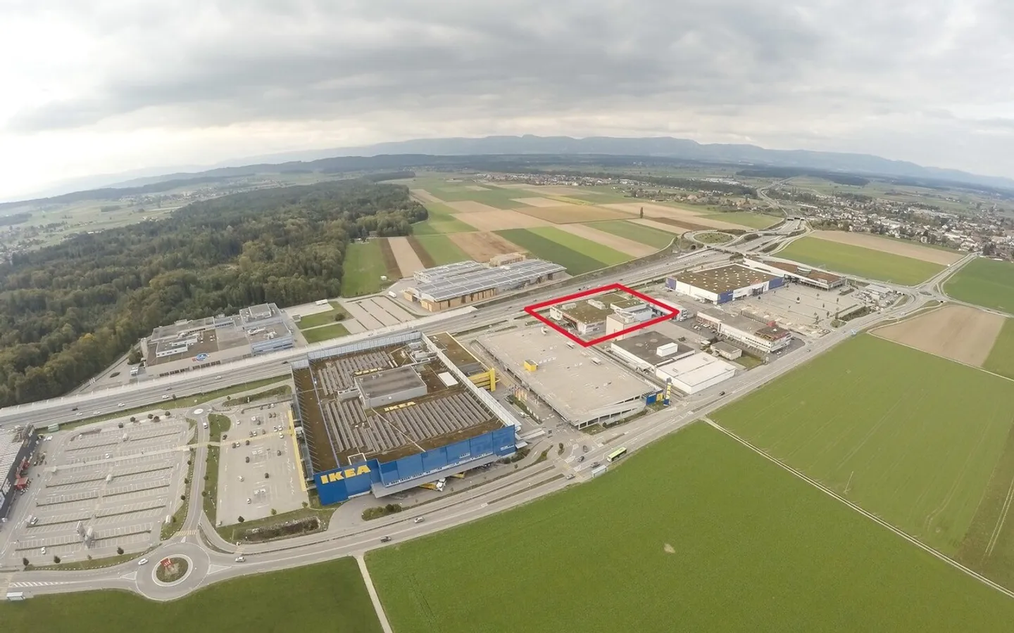 Spazi di vendita/servizio attraenti in affitto nella via dello shopping di Lyssach - Foto 7 di 7