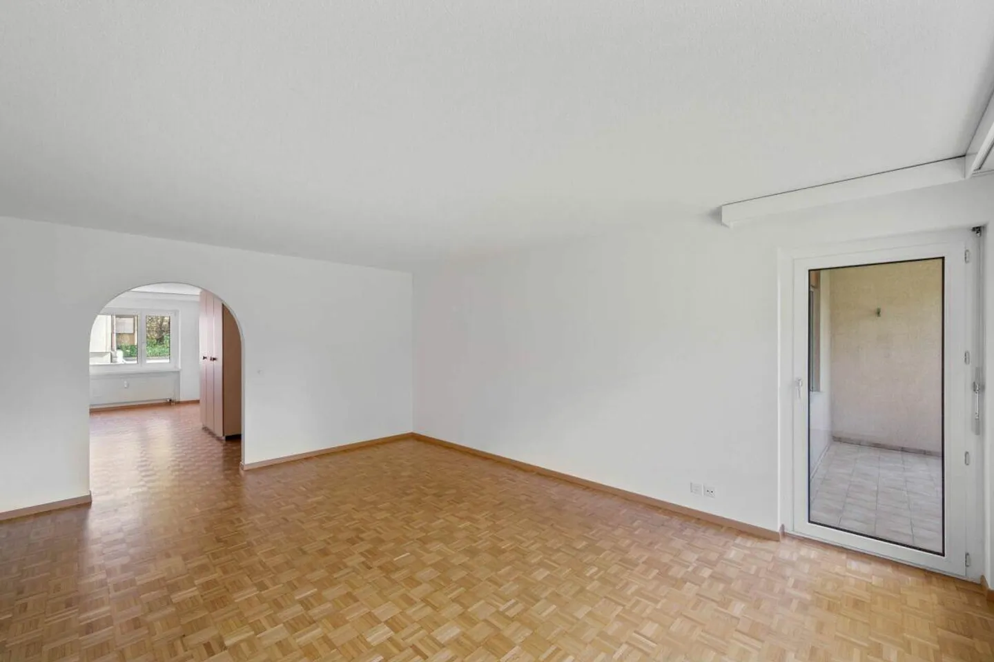 Grosszügige 2.5-Zimmer-Wohnung - befristet bis 31. März 2026 - Foto 2 von 8