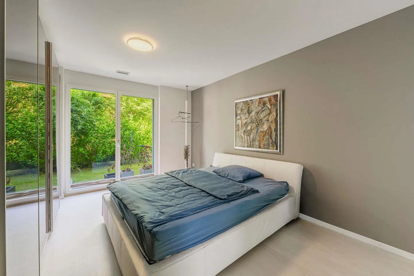 Spacious 4.5-room apartment with balcony and garden in the Breite district - Photo 8 of 12