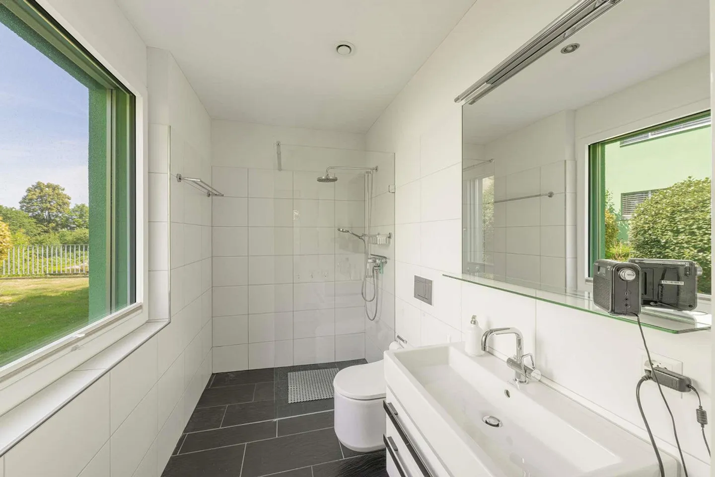 Spacious 4.5-room apartment with balcony and garden in the Breite district - Photo 9 of 12