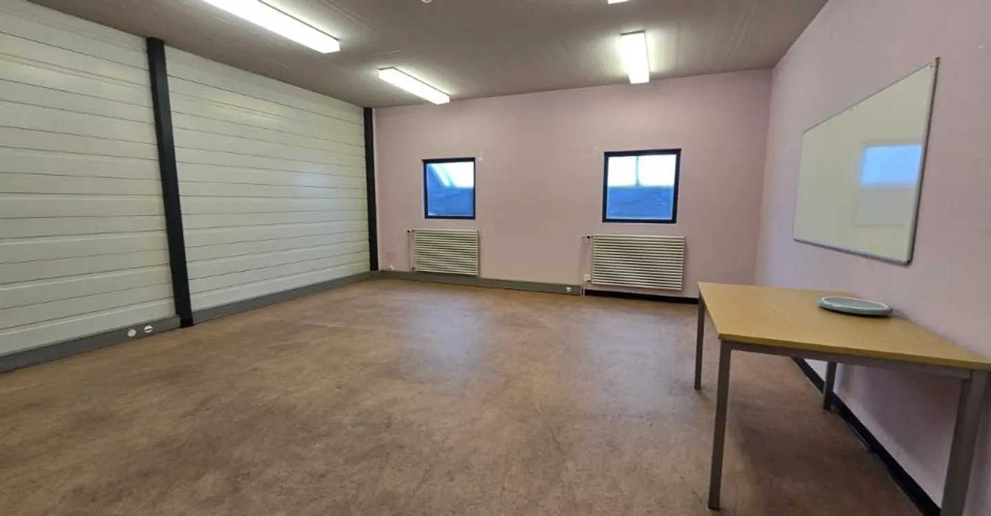 Atelier Charmant Près Commodités - Photo 2 sur 3