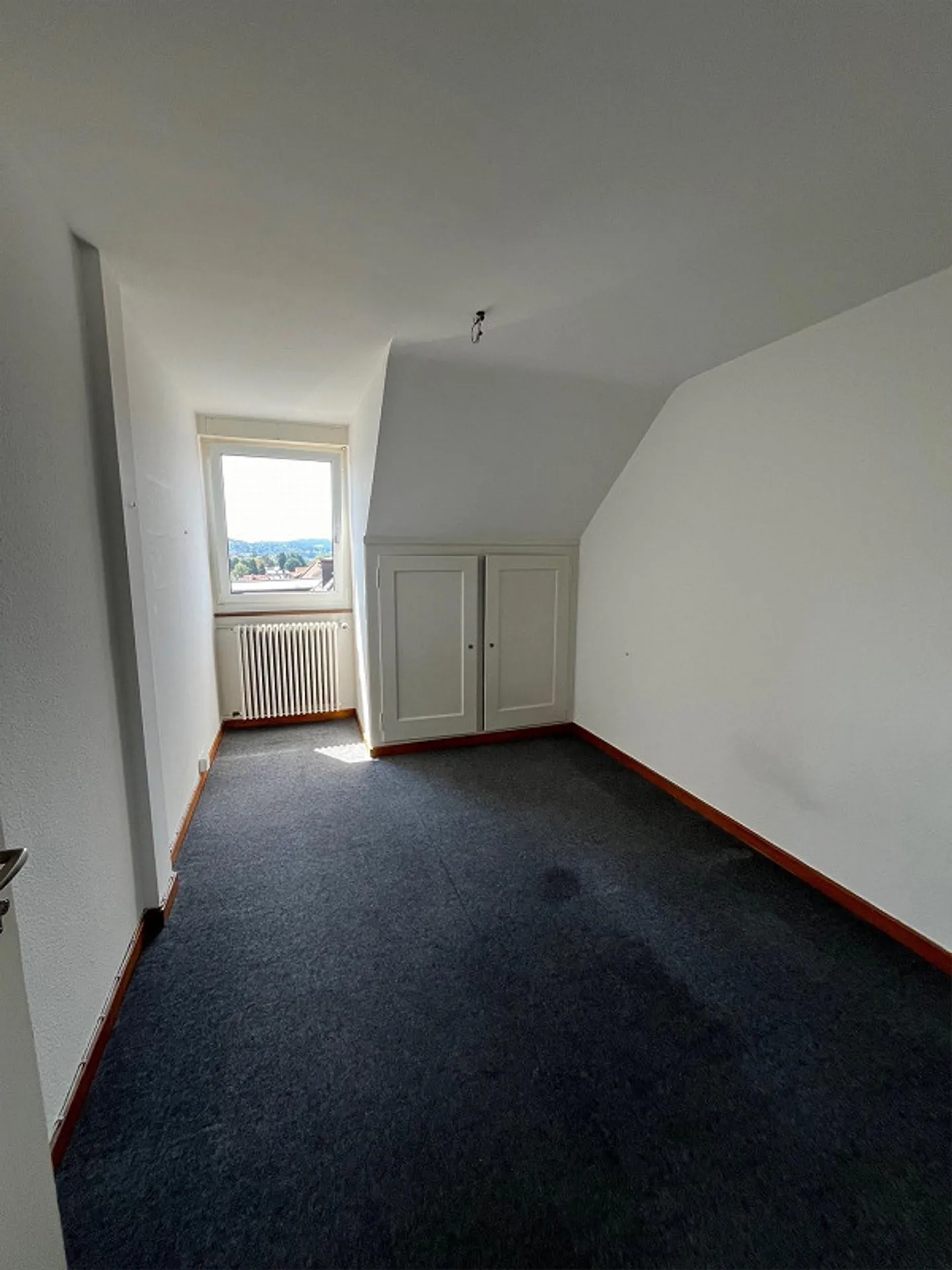 verschiedene Mansardenzimmer in Bern - Foto 1 von 2