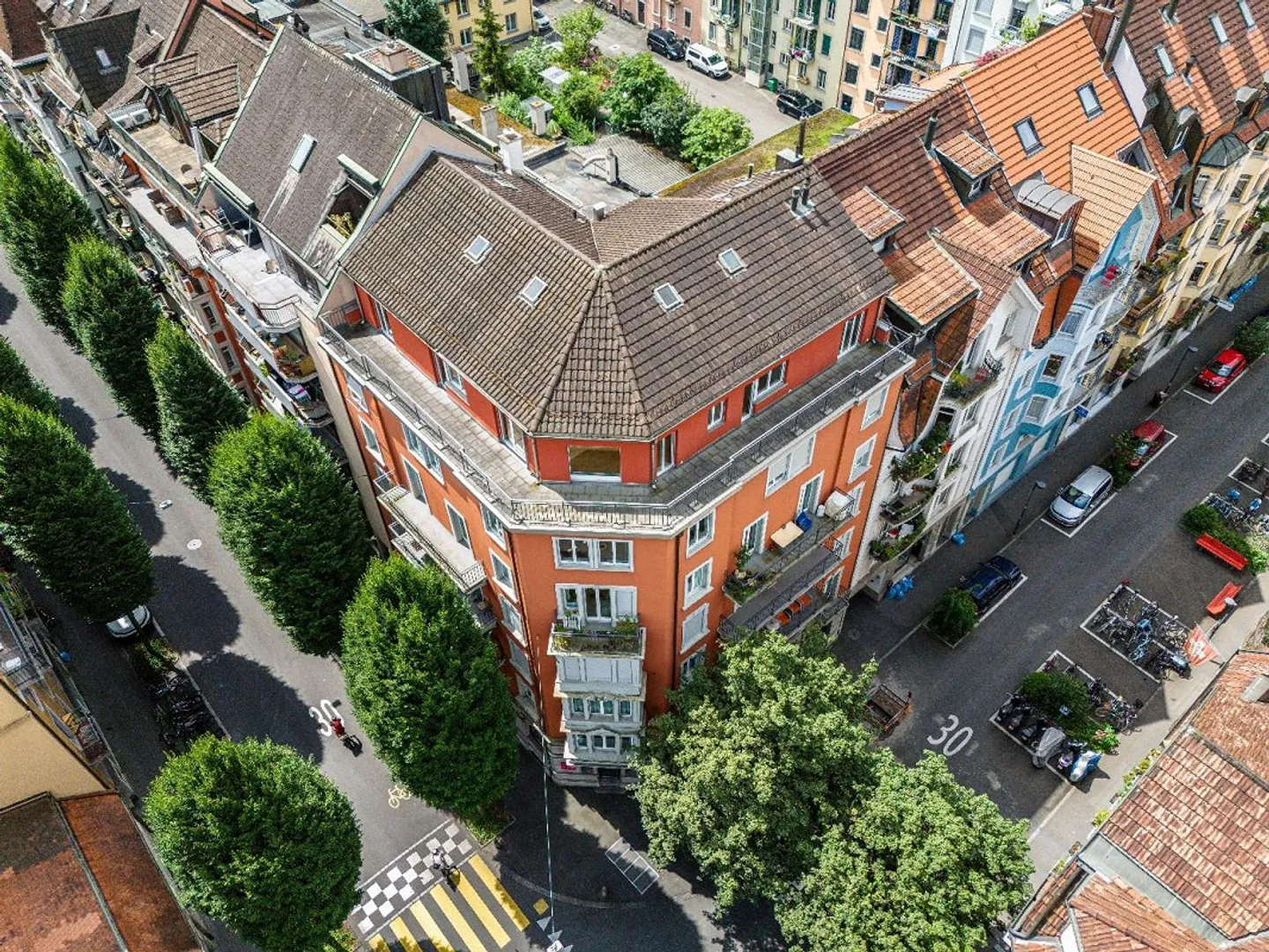 VERSATILE AND SPACIOUS COMMERCIAL SPACE IN THE POPULAR BRUCHQUARTIER - Photo 2 of 3