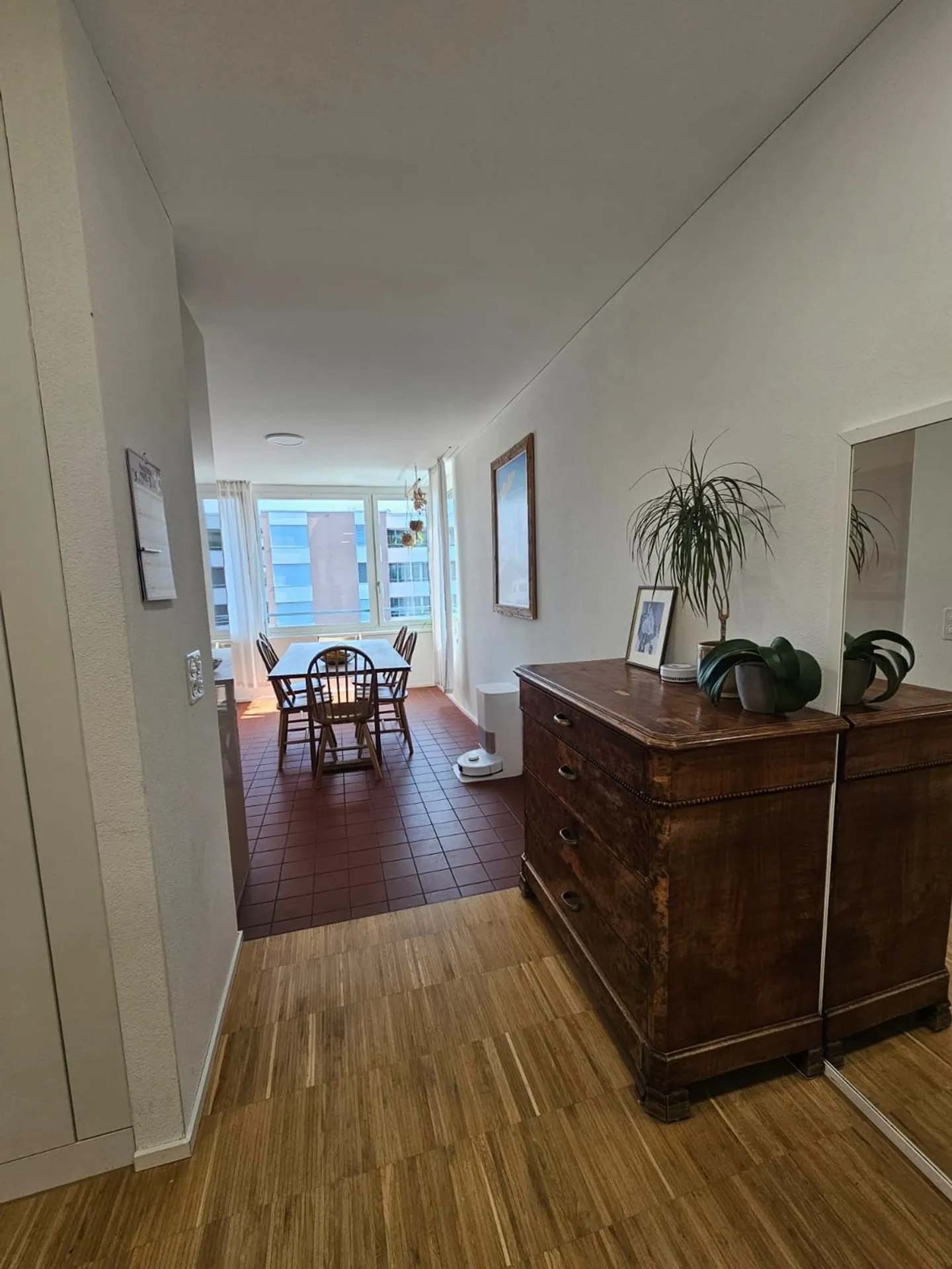 Modern Apartment with Balcony - Photo 9 of 10