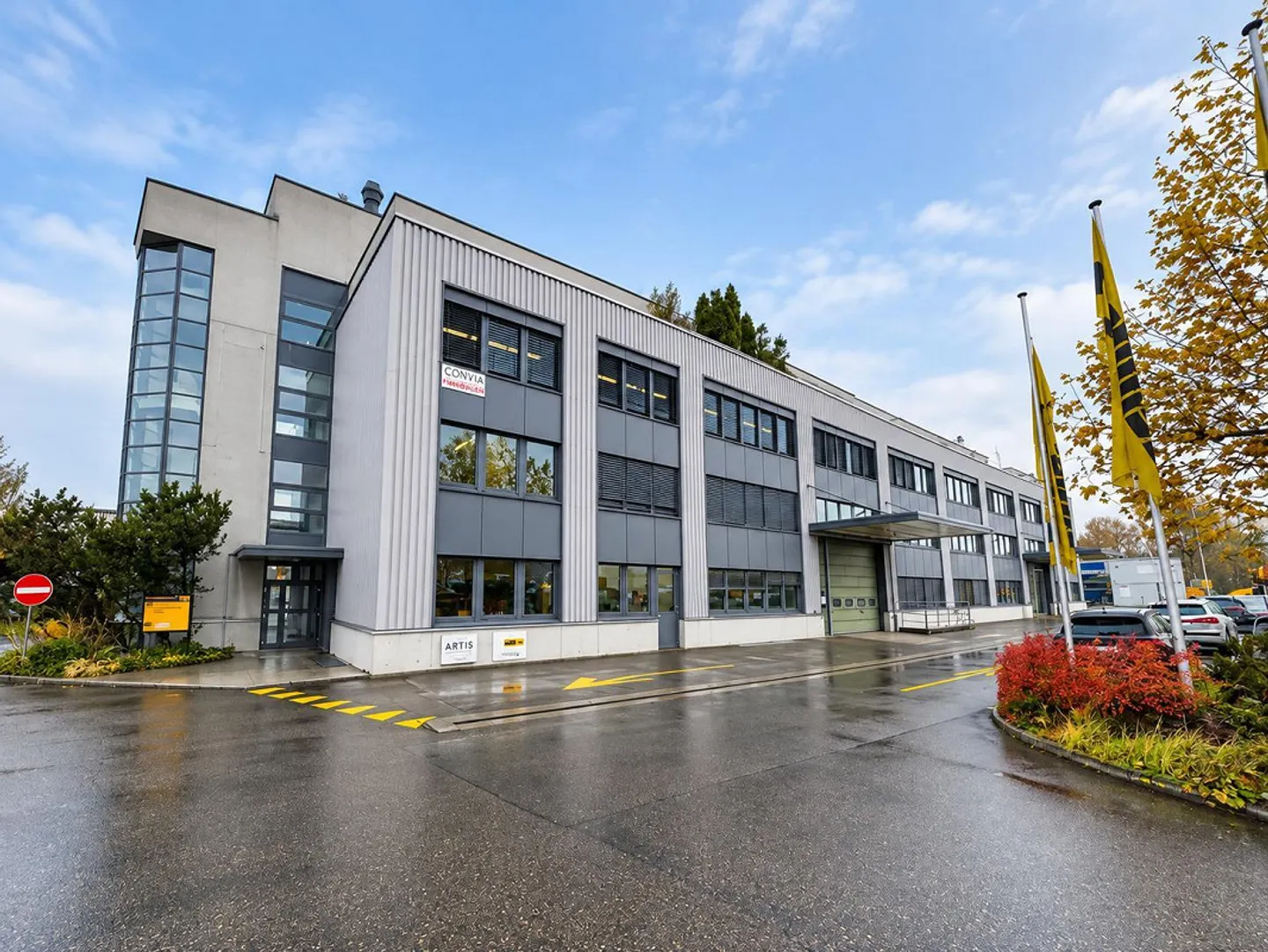 Vielseitige Gewerbefläche in Bassersdorf - Foto 1 von 11
