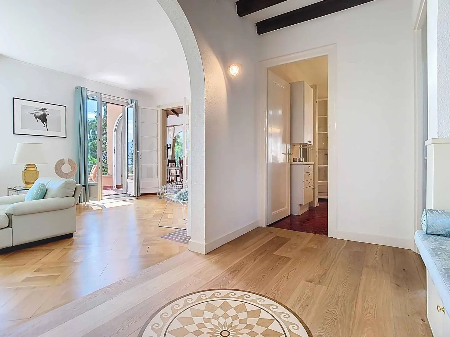 Toskanischer Stil Villa im Herzen von Pully - Foto 2 von 13