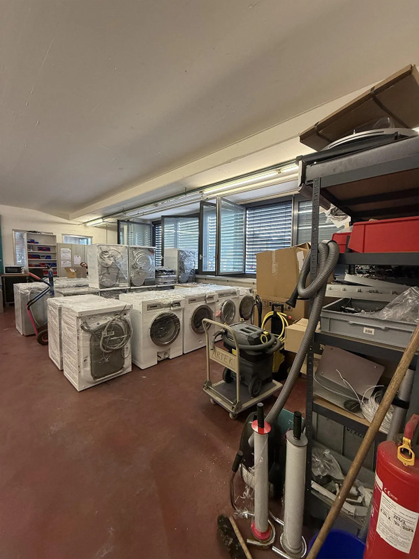 Vielseitige Gewerbefläche in Bassersdorf - Foto 3 von 11