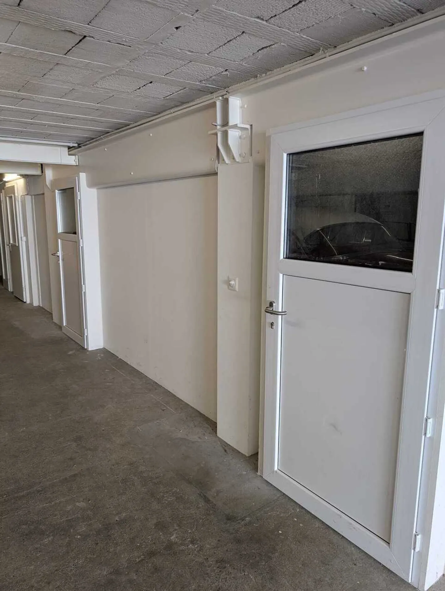 Hobby Space in Prime Location - Photo 4 of 5