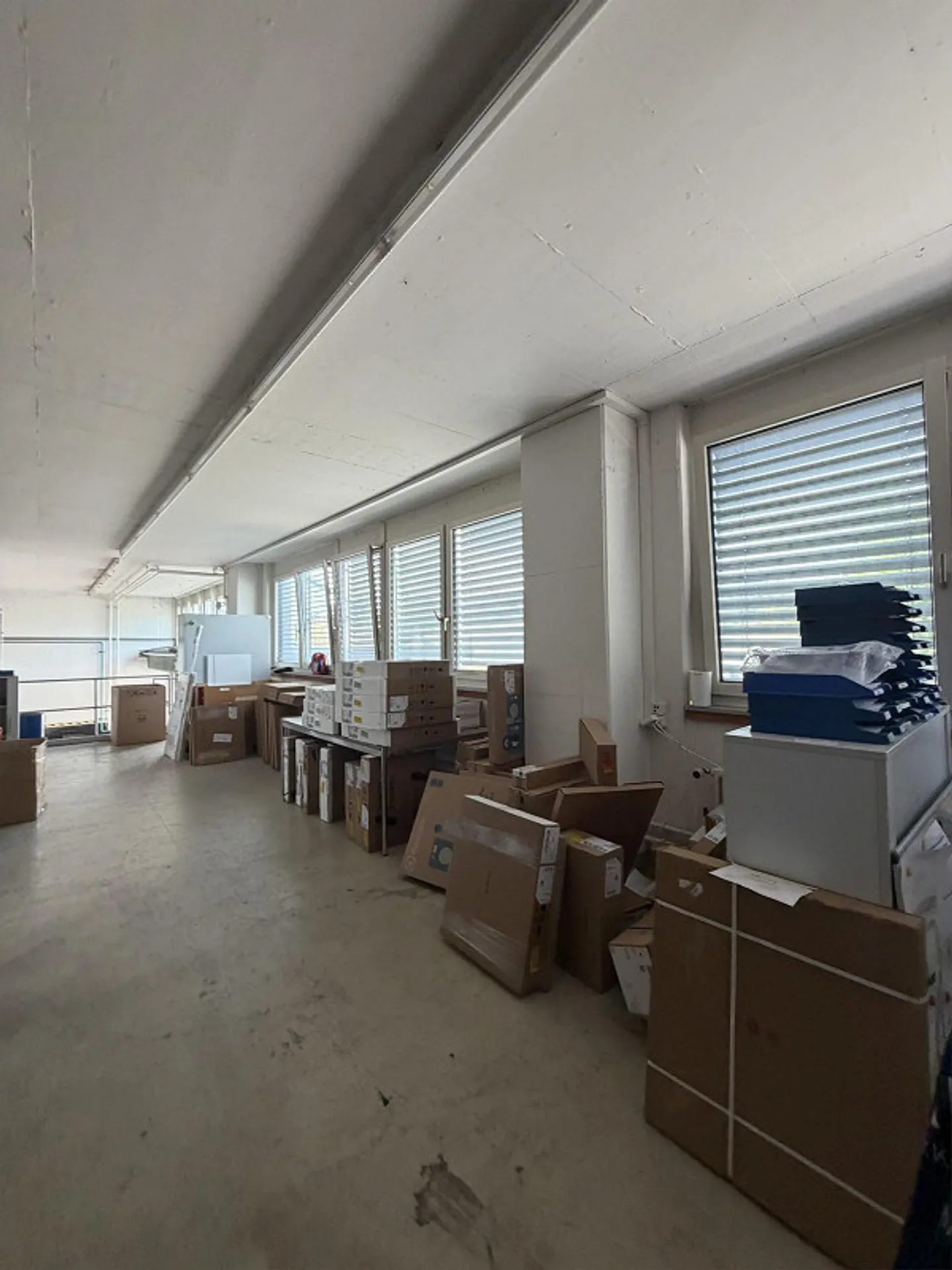 Vielseitige Gewerbefläche in Bassersdorf - Foto 6 von 11