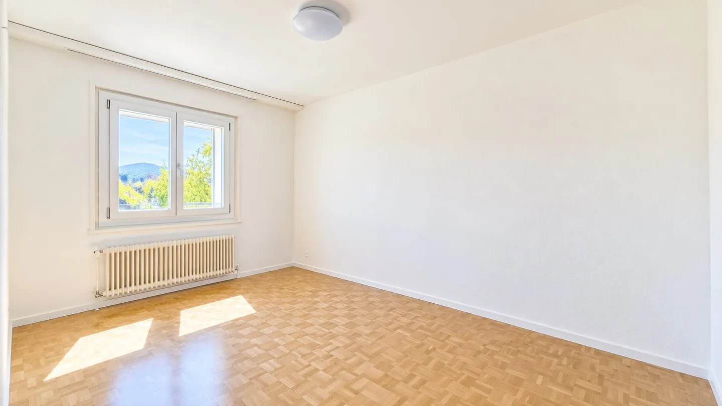 Charming Apartment Near Forest - Photo 4 of 7