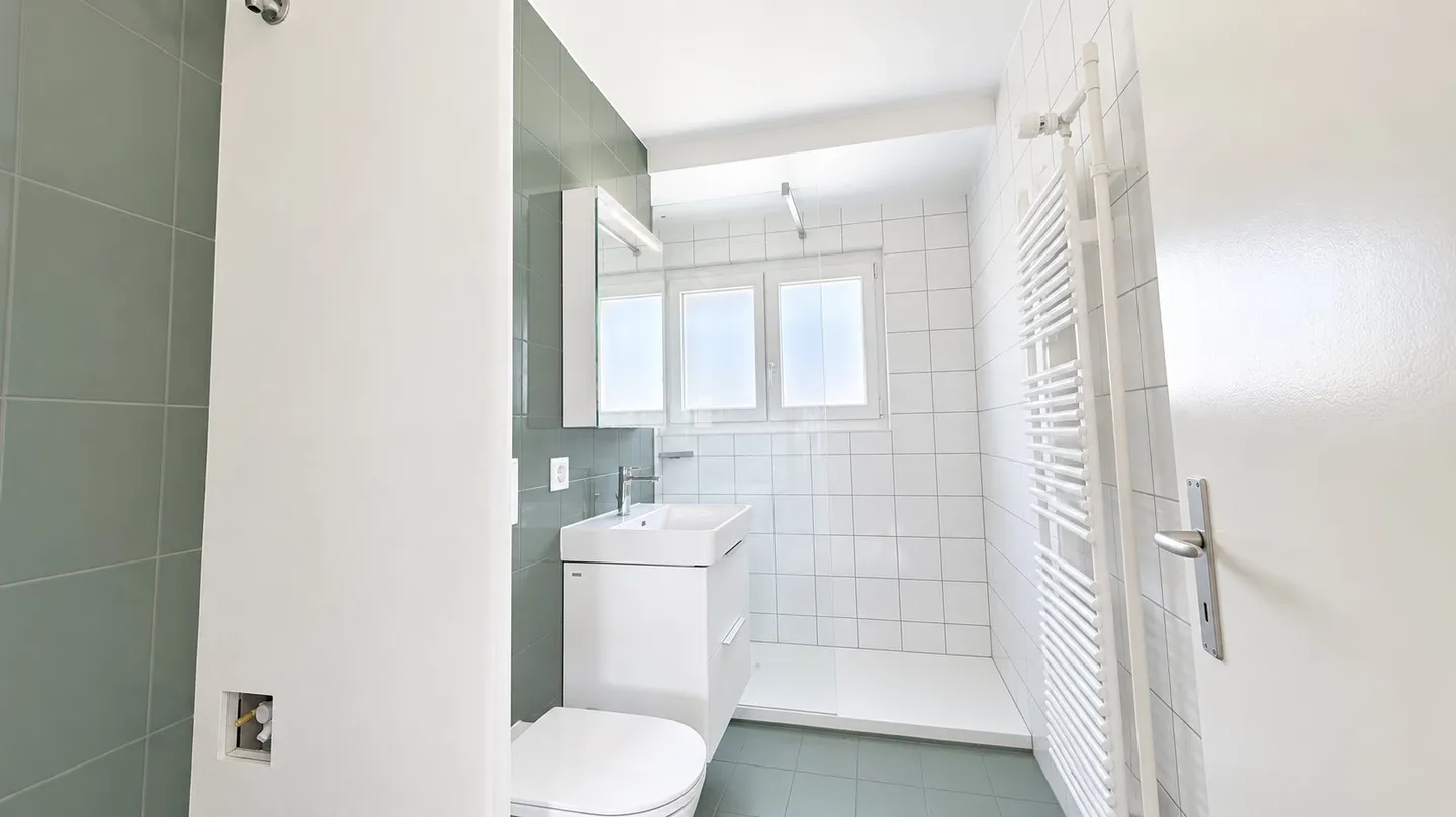 Charming Apartment Near Forest - Photo 5 of 7