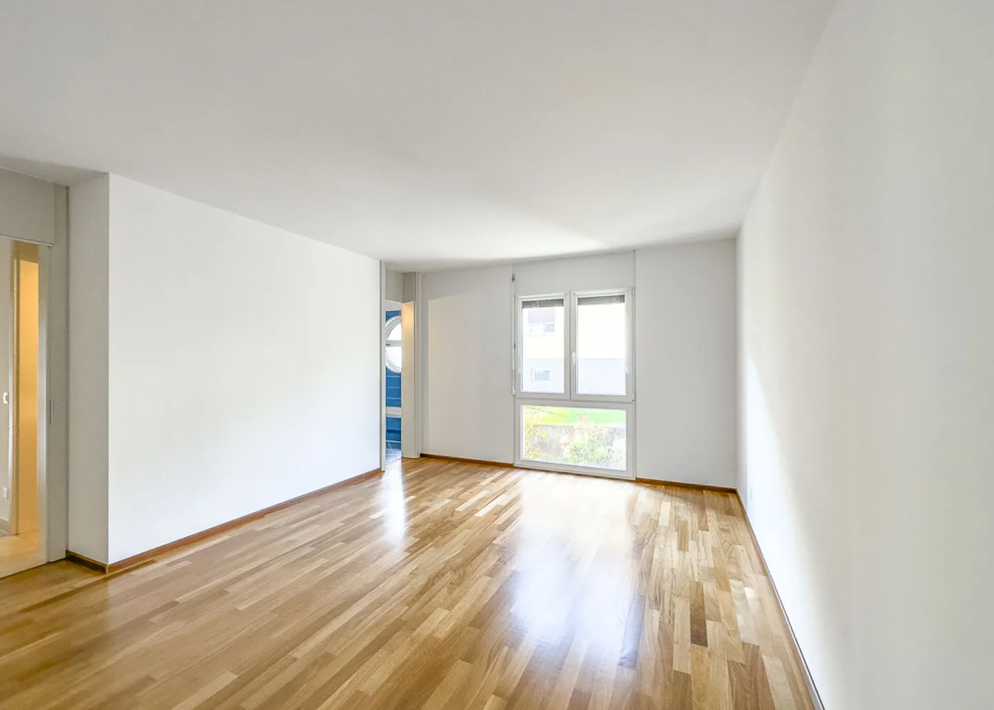 Bright 3.5-Room Apartment - Photo 3 of 7