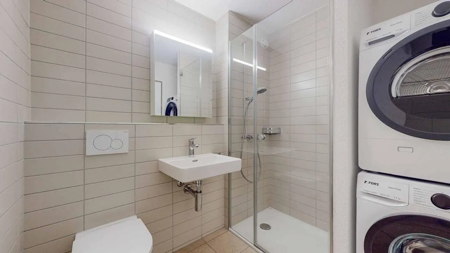 Spazioso e recentemente ristrutturato! - Foto 8 di 12