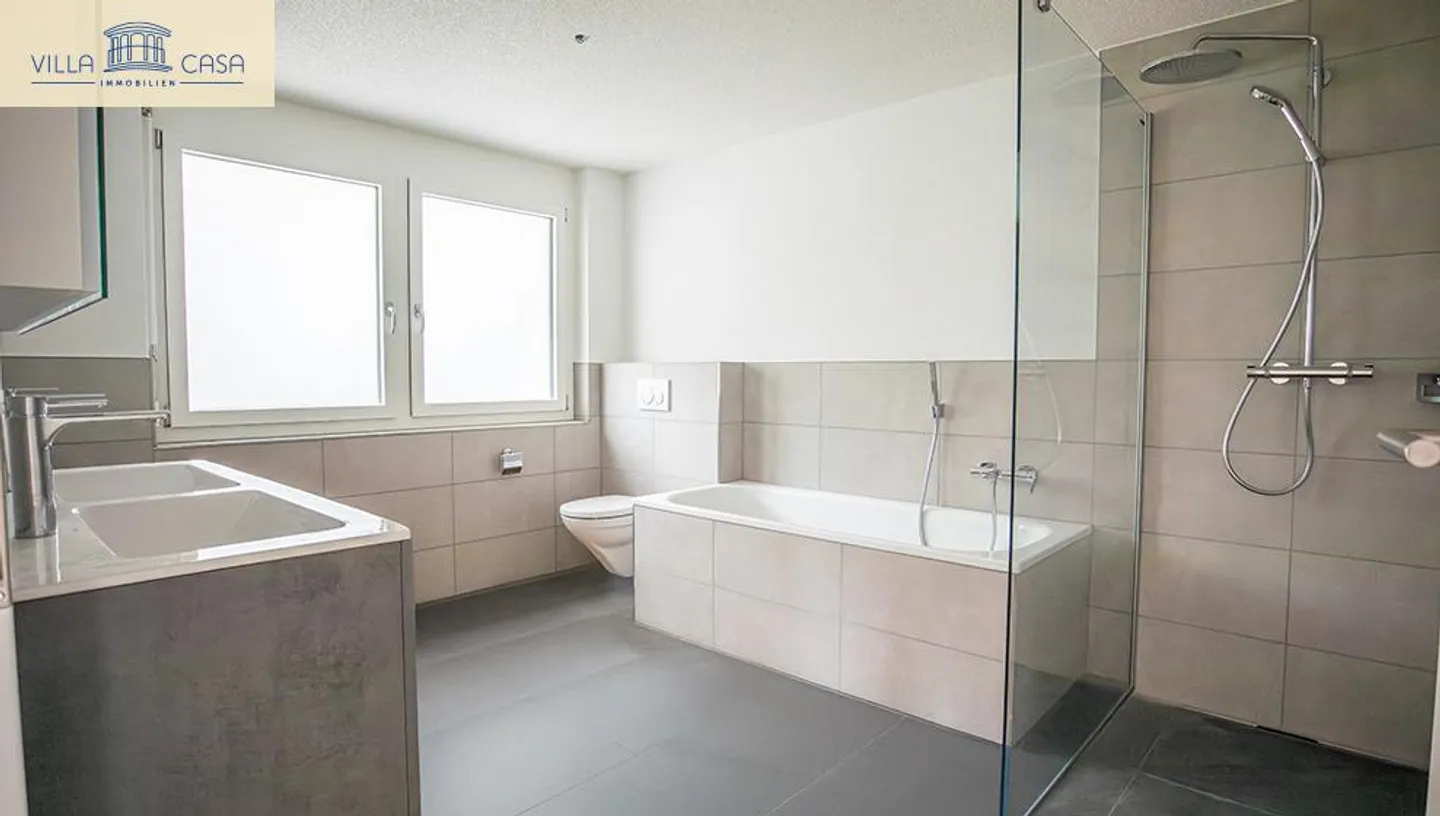 Wohnung (120m²) mit grosszügigem Grundriss & traumhafter Terrasse (118m²) - Foto 12 von 17