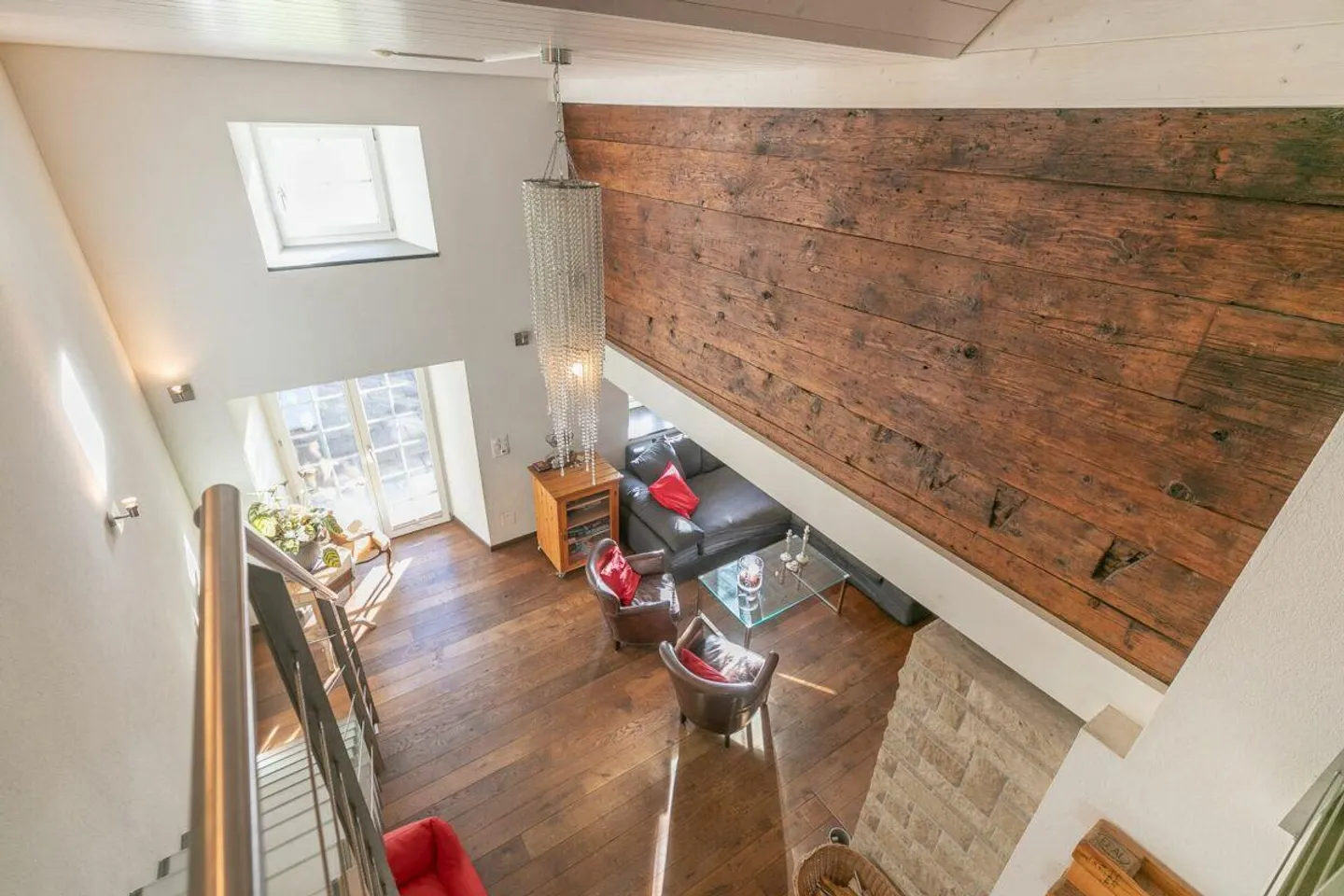 7.5-Room Single-Family House with Surroundings - Photo 4 of 16