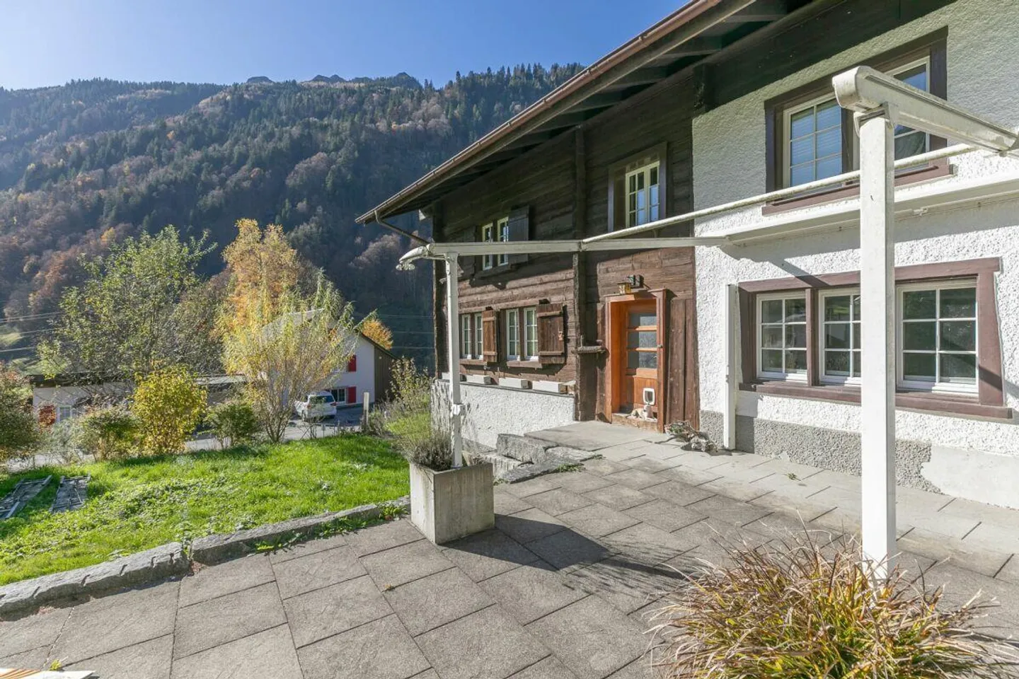 7.5-Room Single-Family House with Surroundings - Photo 12 of 16