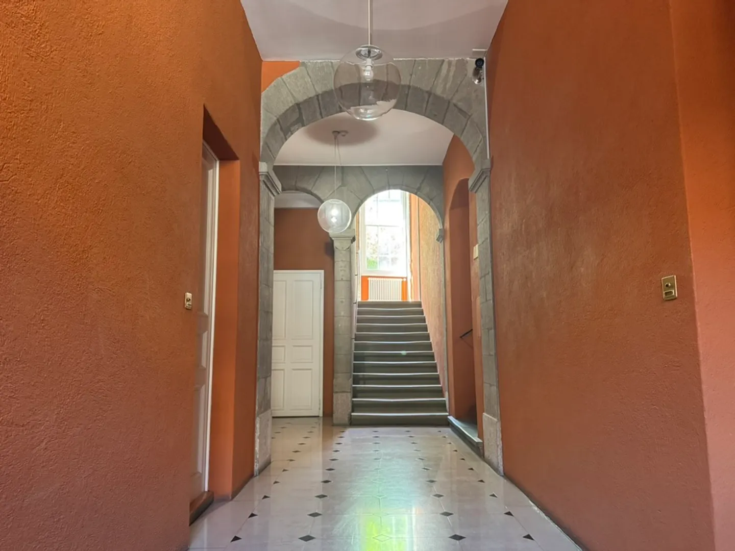 Magnifico appartamento di 4,5 stanze con camino - Rue Jean-Calvin - Foto 2 di 11