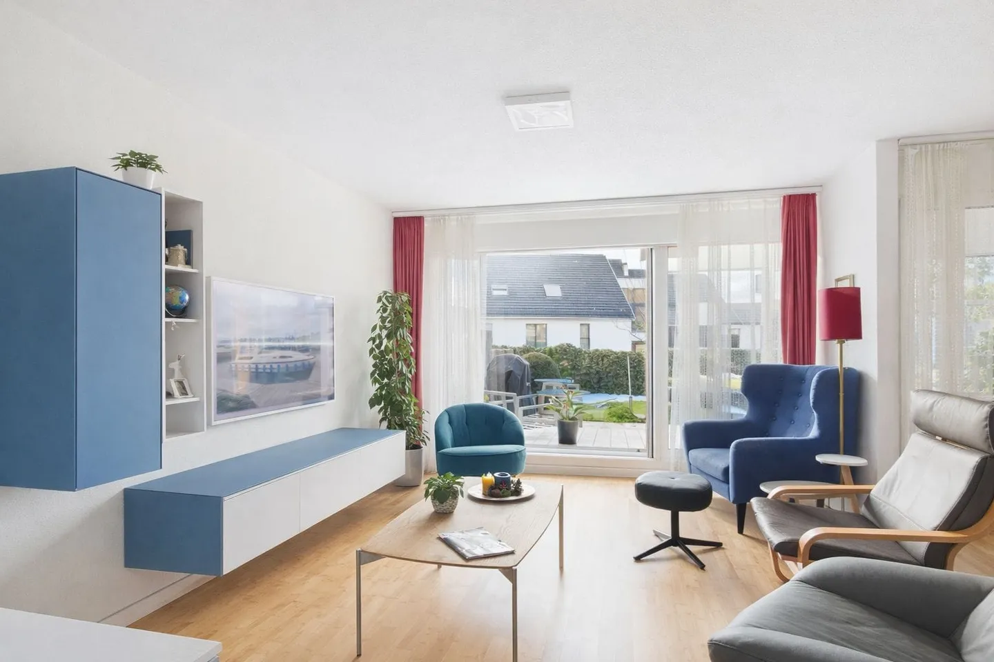 Charming Family Home in Bonstetten - Photo 2 of 7