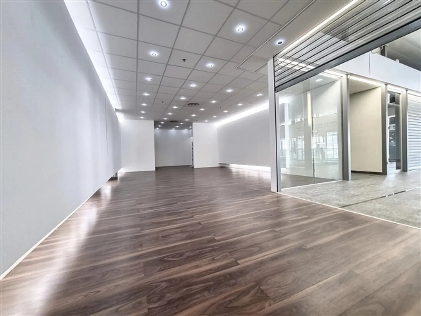 Espace commercial de 86 m² à louer - Photo 1 sur 4