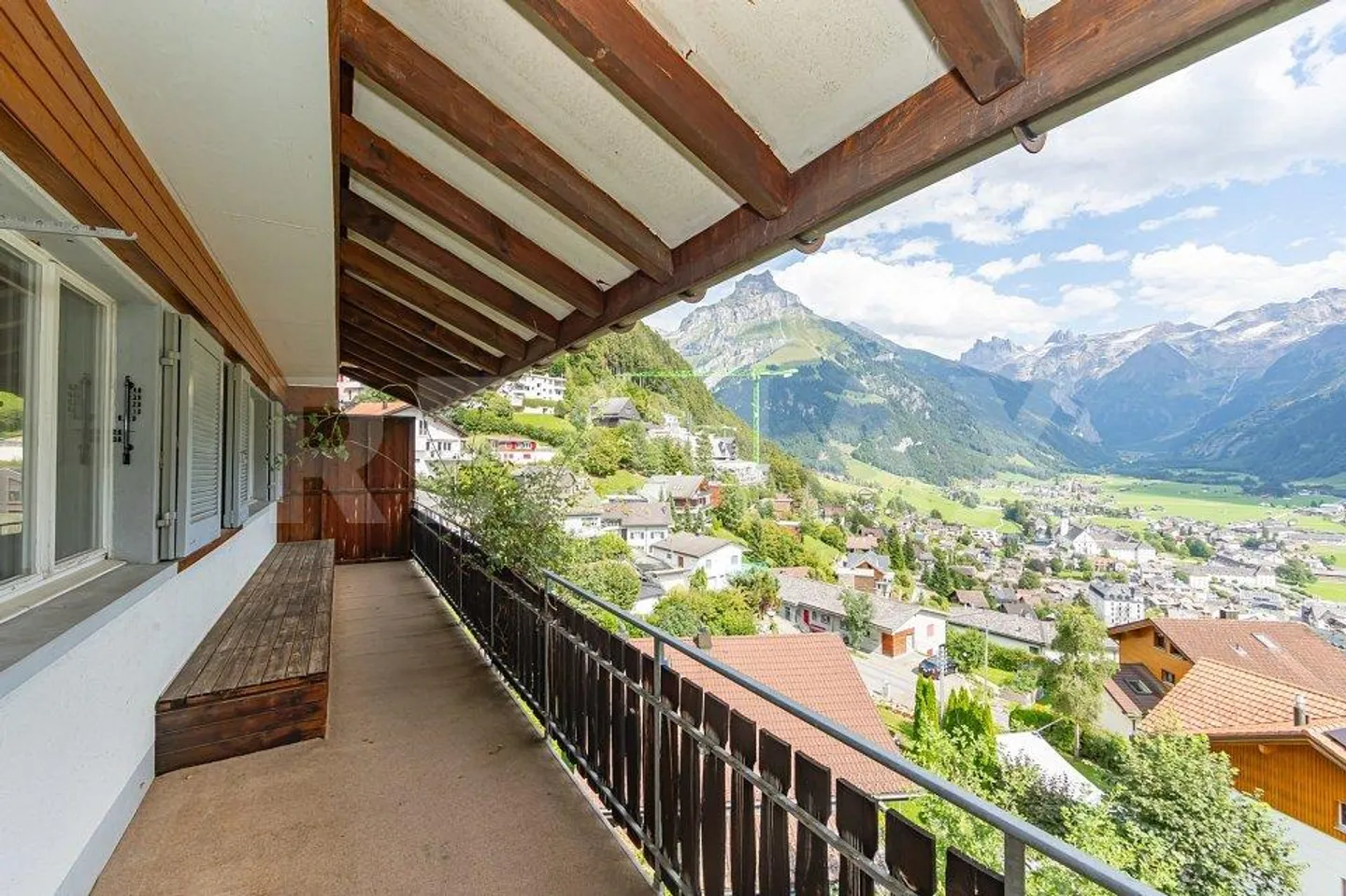 Detached single-family house in unobstructed location with a view - Photo 4 of 13