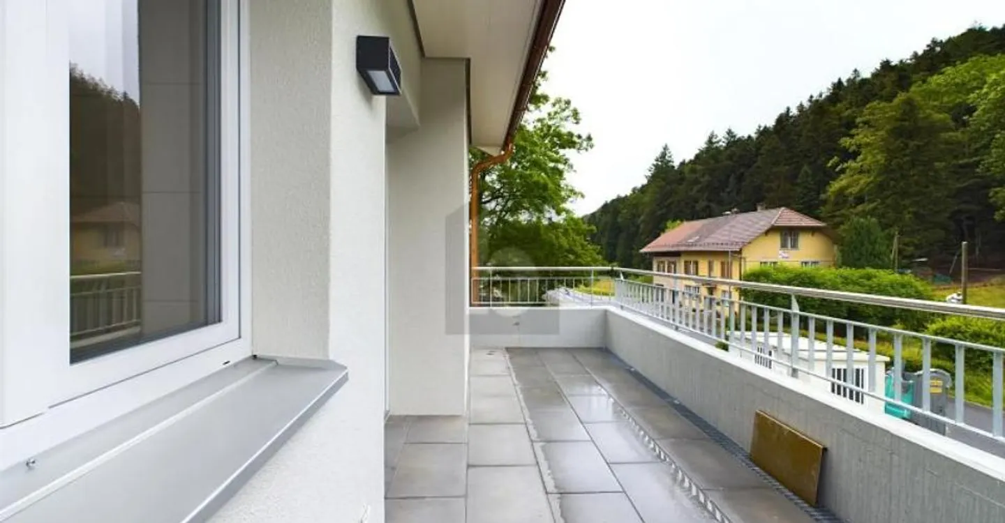 HOCHWERTIG MIT BALKON UND SICHT INS GRÜNE! - Photo 1 sur 6