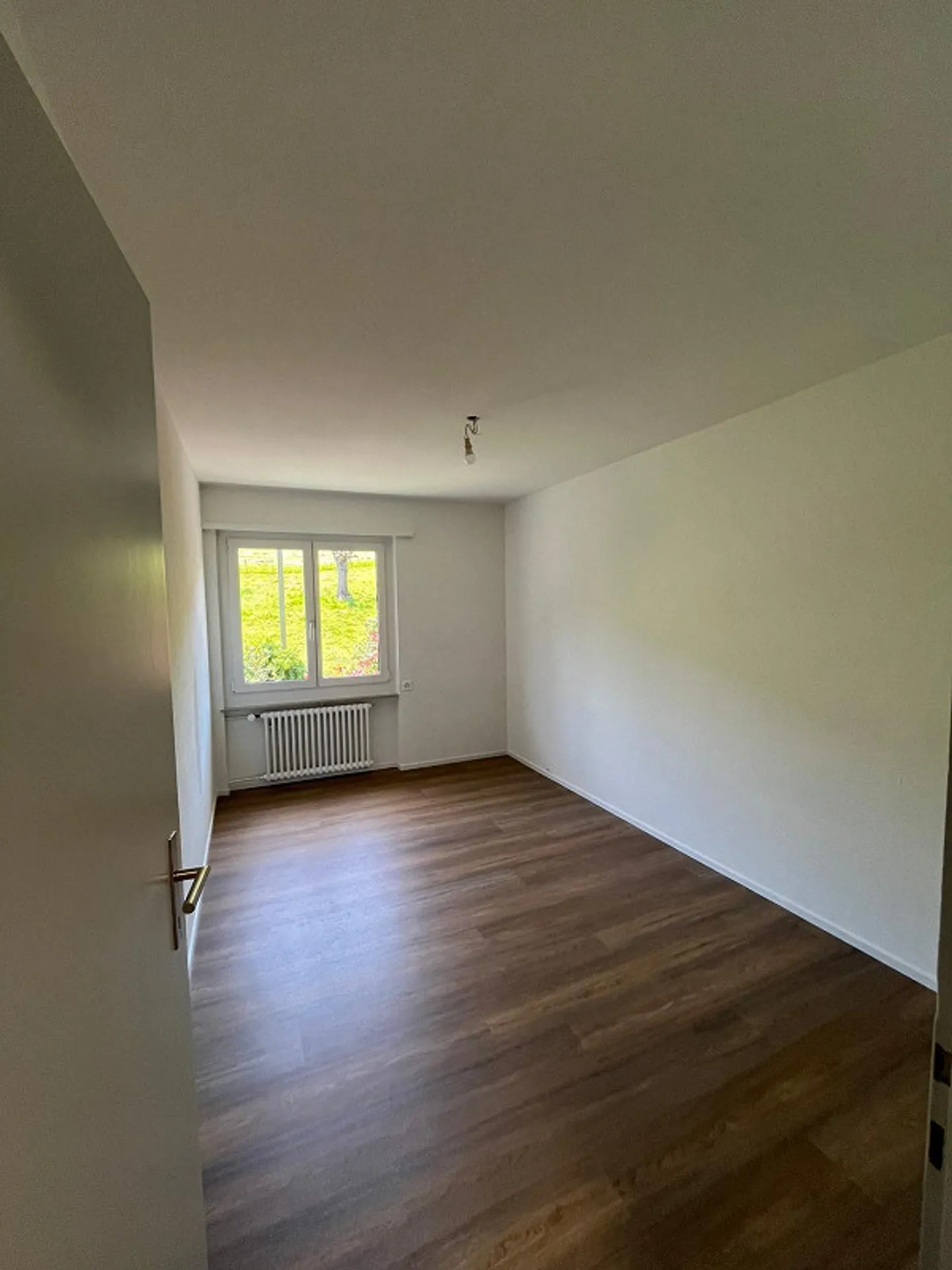 Modernes 4.5-Zimmer Apartment - Foto 8 von 11
