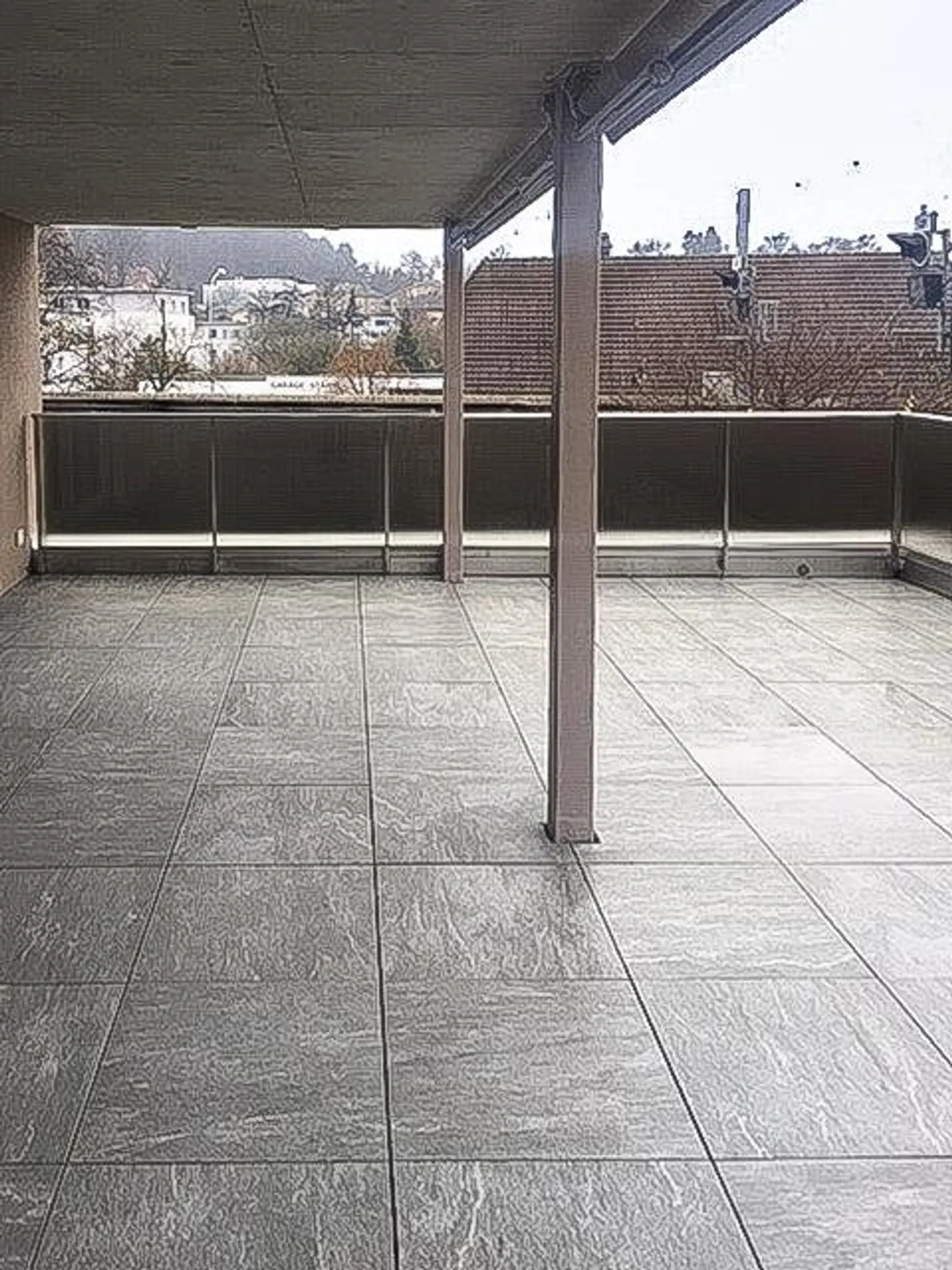 Appartement Charmant avec Grande Terrasse - Photo 12 sur 13