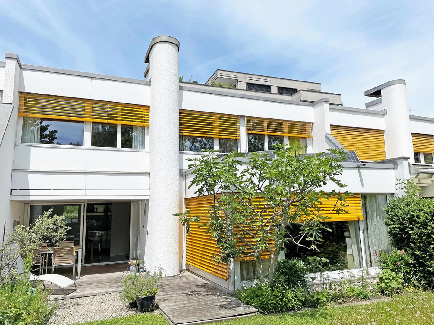Central, Quiet and Idyllic - Attractive Living in Lucerne - Photo 3 of 13