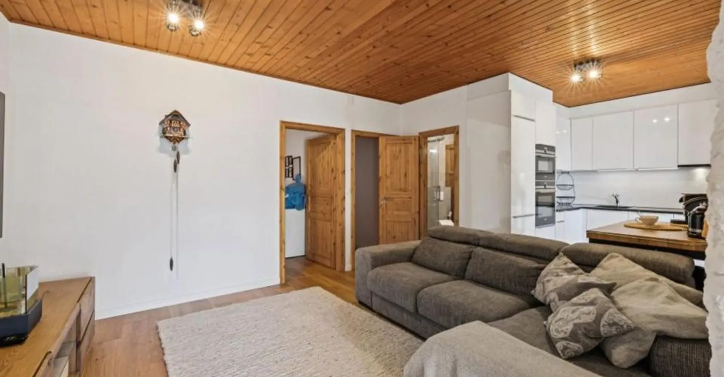 In Villars, 4p hell, renoviert, mit privatem Eingang, berufliche Möglichkeit - Foto 10 von 12