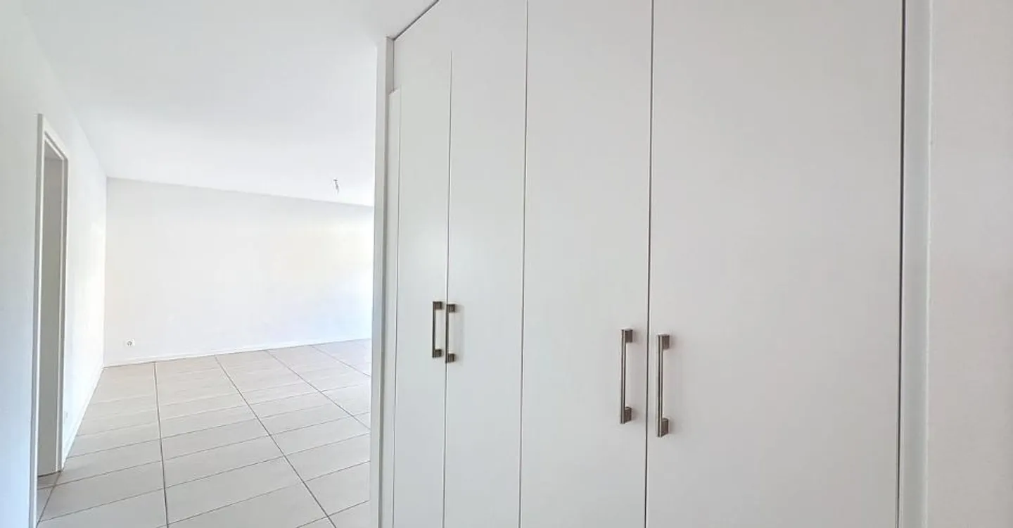 Appartement moderne avec grand balcon - Photo 8 sur 9
