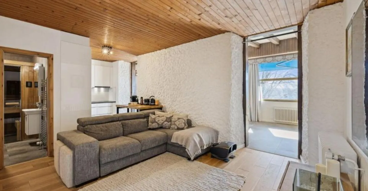 In Villars, 4p hell, renoviert, mit privatem Eingang, berufliche Möglichkeit - Foto 7 von 12