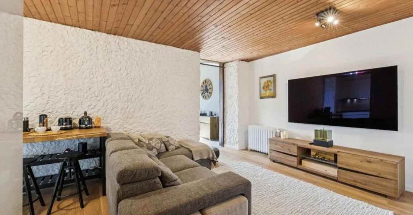 In Villars, 4p hell, renoviert, mit privatem Eingang, berufliche Möglichkeit - Foto 11 von 12