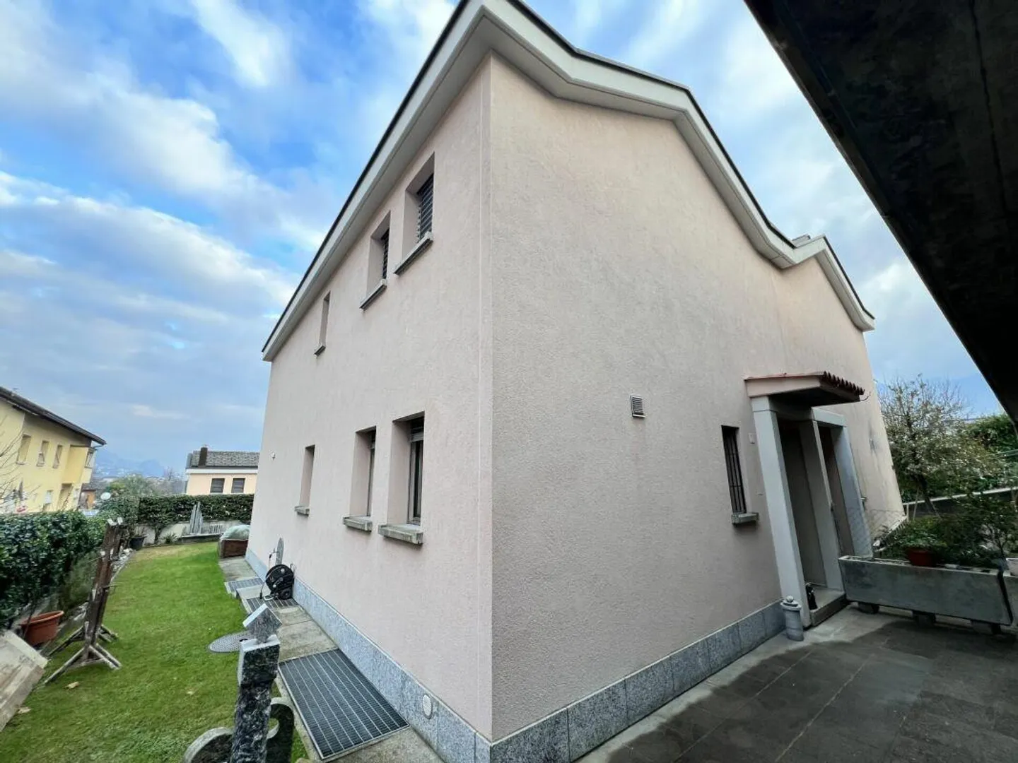 Maison unifamiliale semi-détachée de 4,5 pièces - Photo 2 sur 22