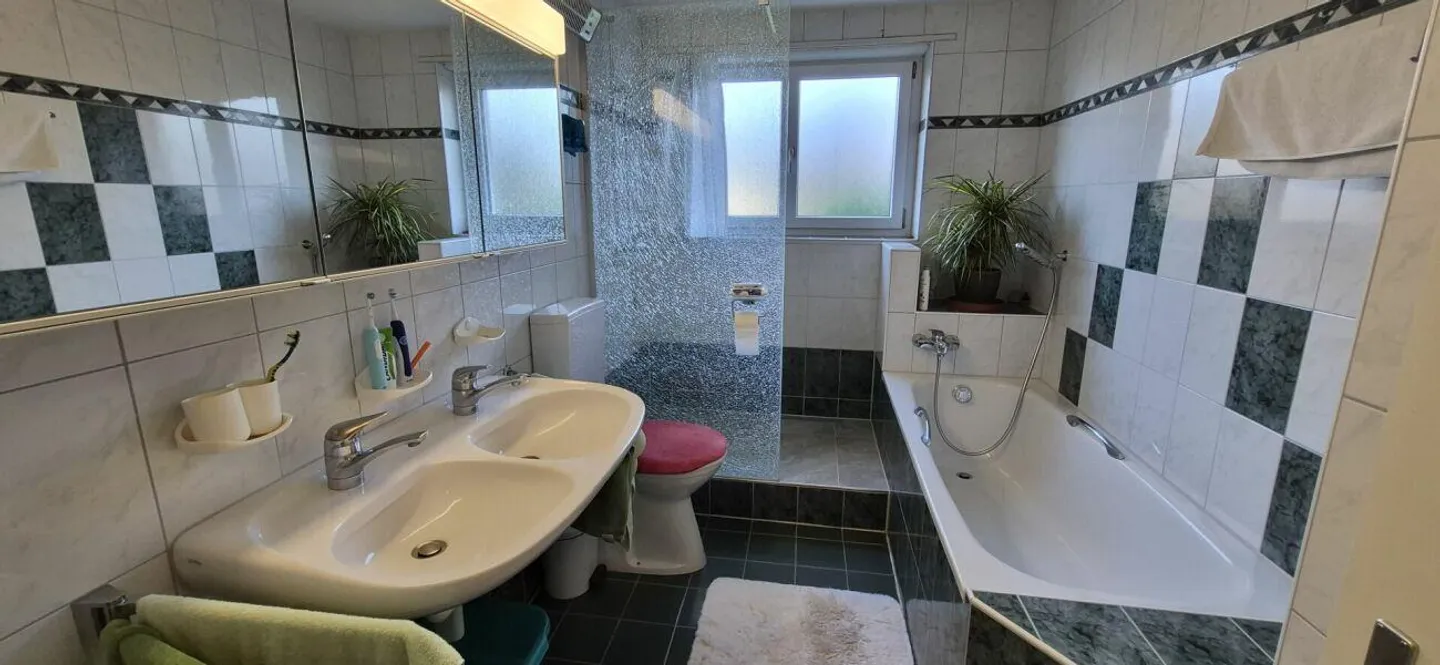 Living with style and plenty of space - Photo 7 of 13