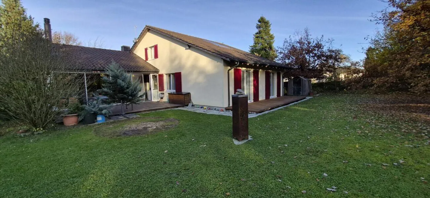 Living with style and plenty of space - Photo 10 of 13