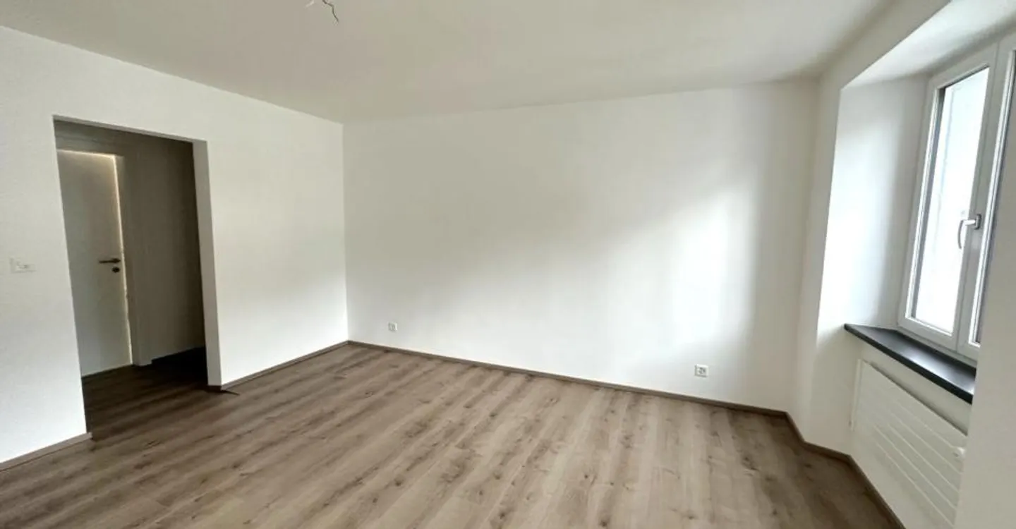 Sonvilier, magnifique maison de 5.5 pièces rénovée - Foto 5 von 12