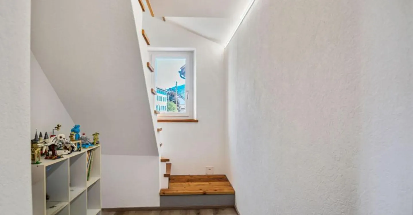 Sonvilier, magnifique maison de 5.5 pièces rénovée - Foto 6 von 12