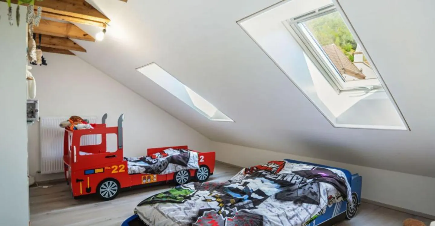 Sonvilier, magnifique maison de 5.5 pièces rénovée - Foto 9 von 12